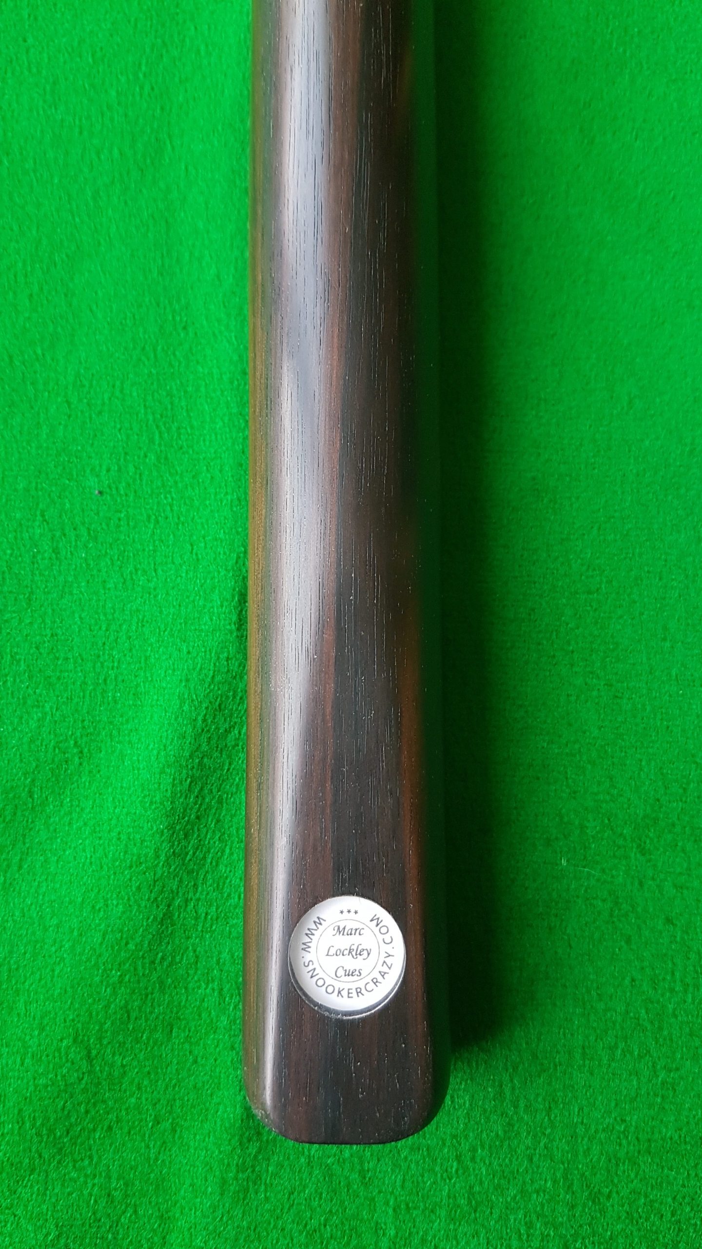 https://www.snookercrazy.com/wp-content/uploads/2019/01/58-1-piece-Full-Macassar-Snooker-Cue-CBA6-1-e1547651624580.jpg