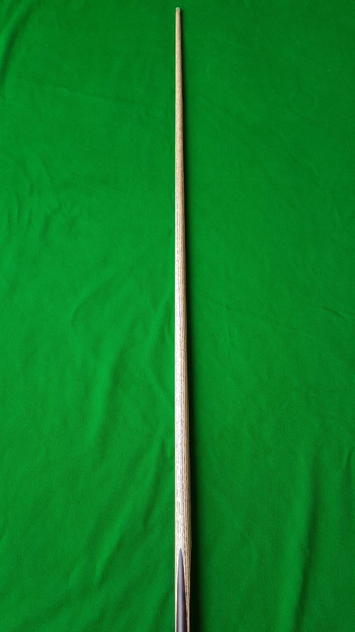 https://www.snookercrazy.com/wp-content/uploads/2019/01/58-1-piece-Full-Macassar-Snooker-Cue-CBA6-4-e1547651857157.jpg
