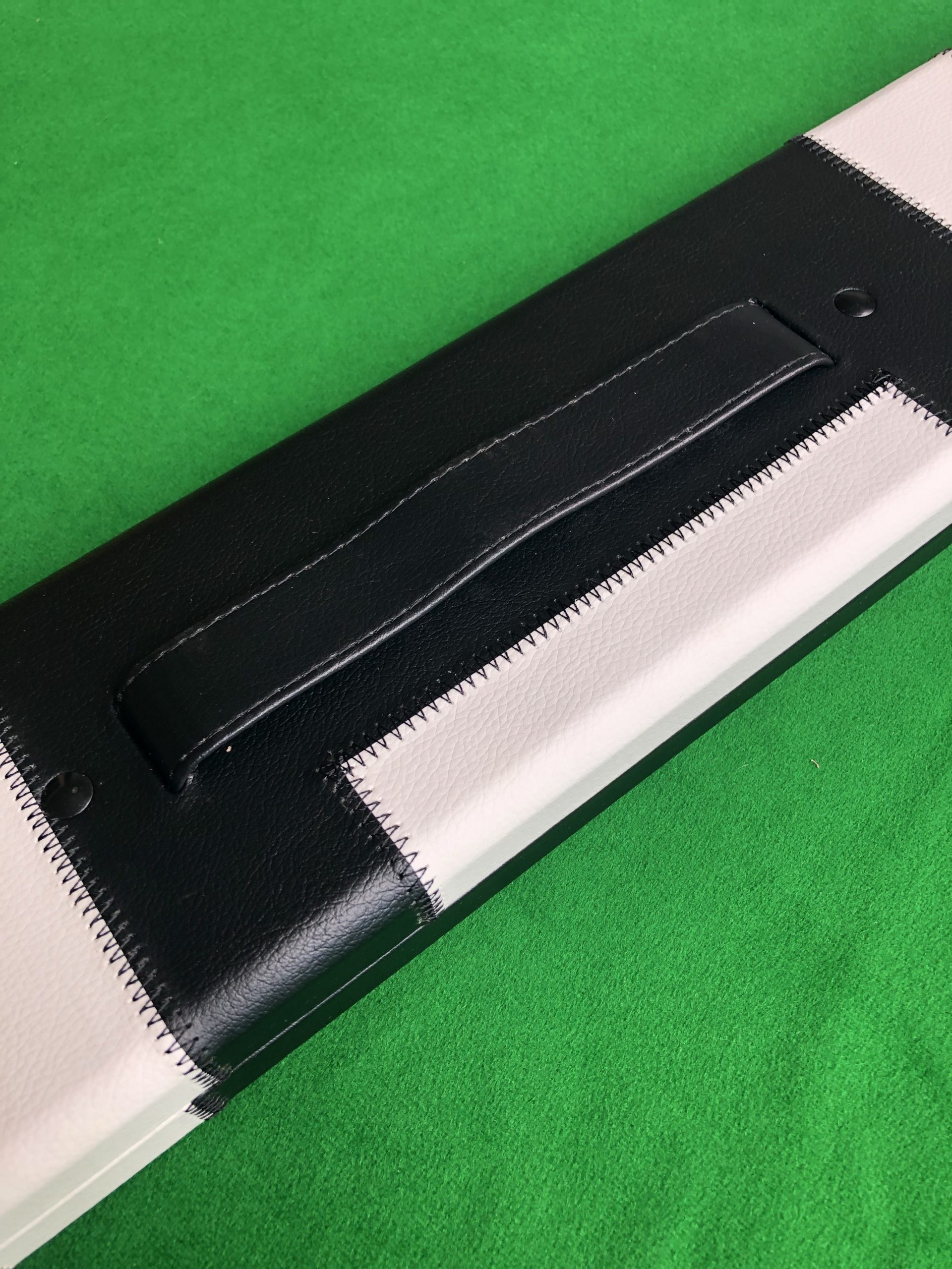 1 Piece Black and White Cue Case Handmade Snooker Cues Pool Cues
