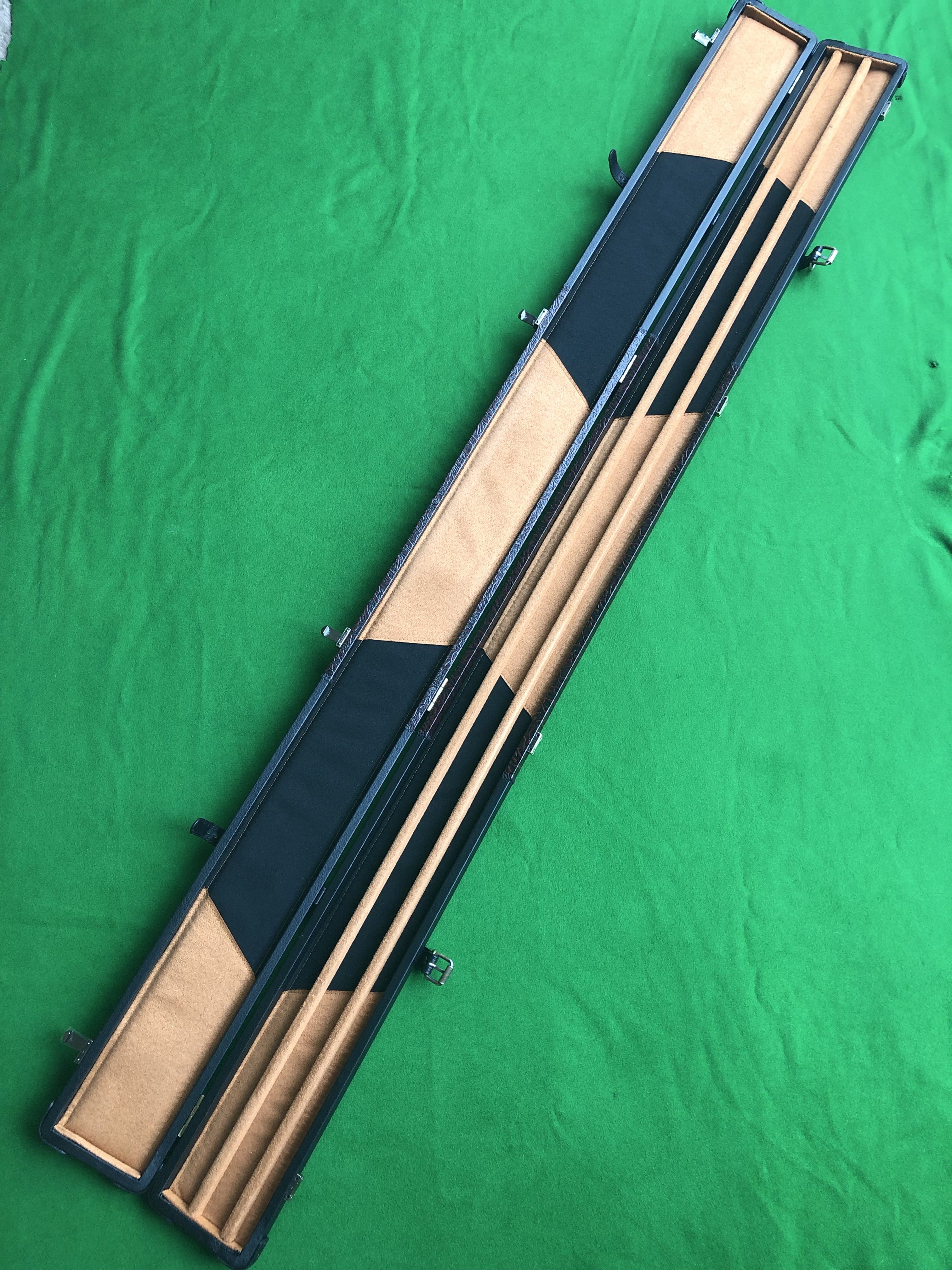 One Piece Patterned Cue Case