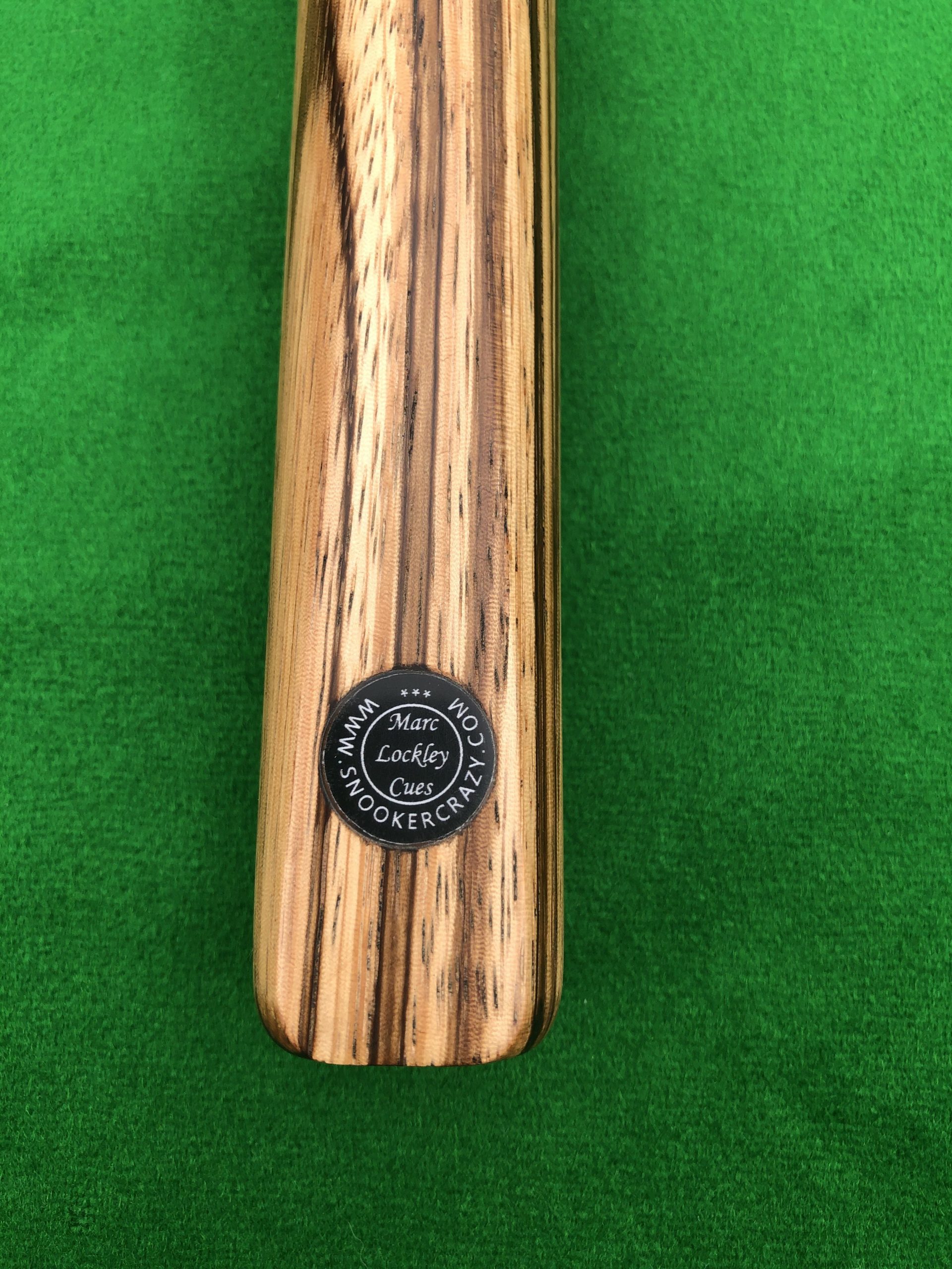 1 Piece Handmade Ebony Zebrawood Snooker Cue Set with White and Blue Case and Telescopic Extension