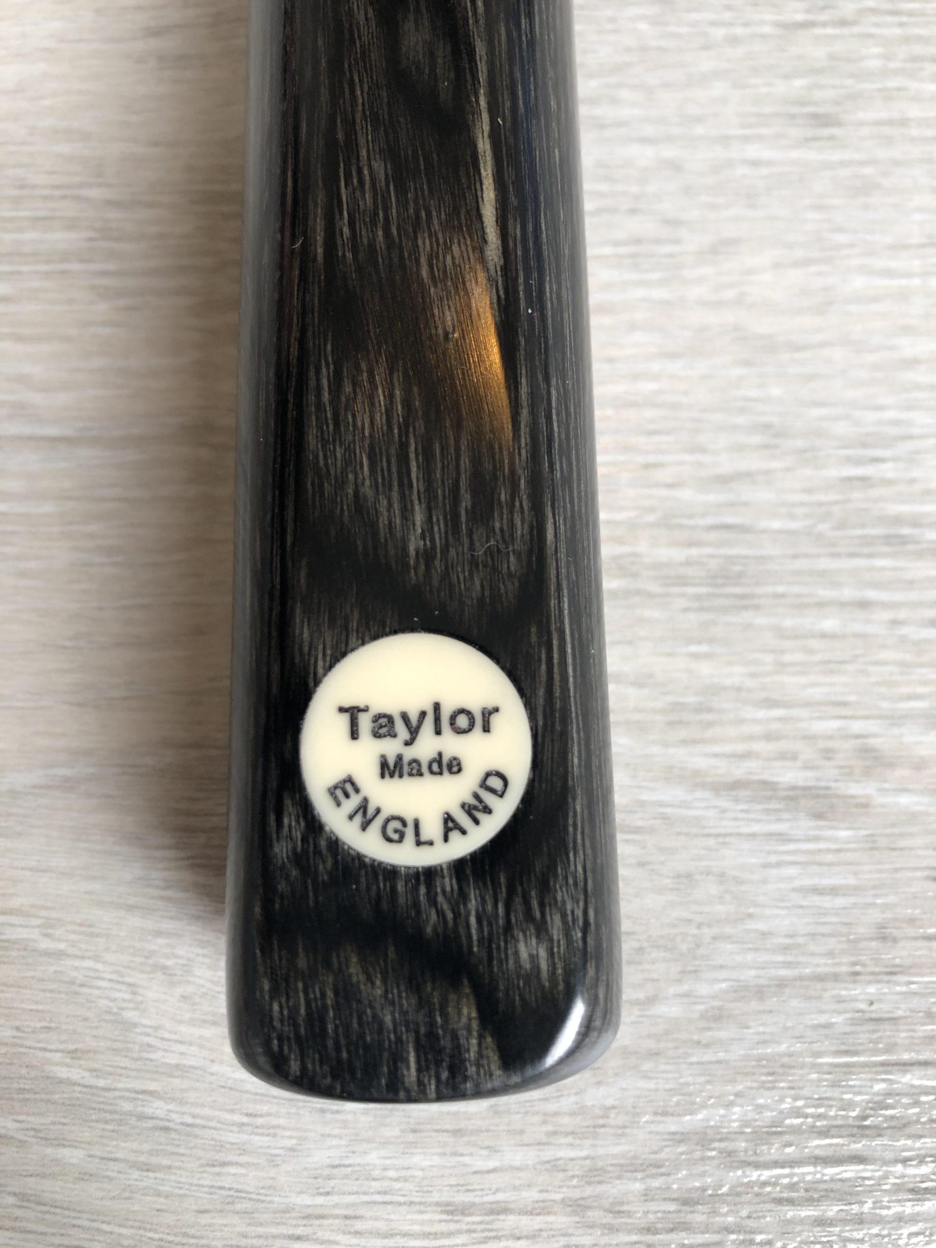 Taylor Made TM9 Snooker Cue 1