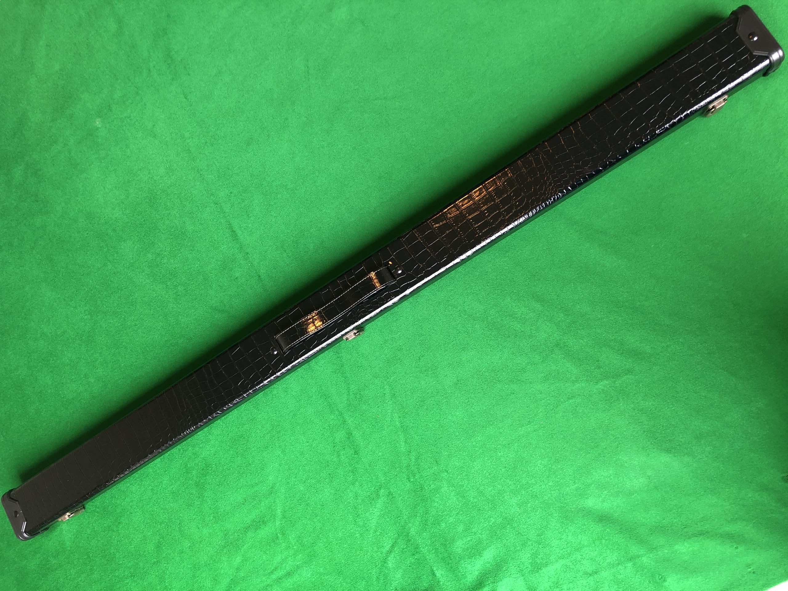Three Quarter Black Crocodile Effect Cue Case